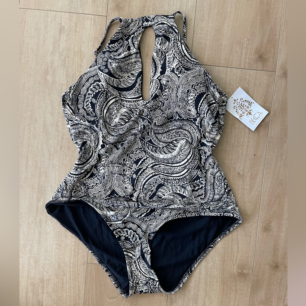 BECCA Swimsuit Halter one piece size xl nwt